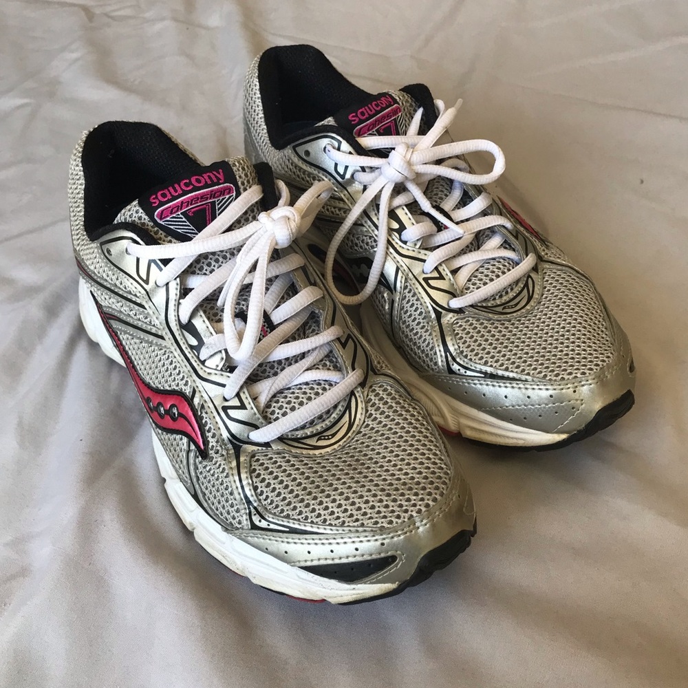 Saucony athletic shoes size 10